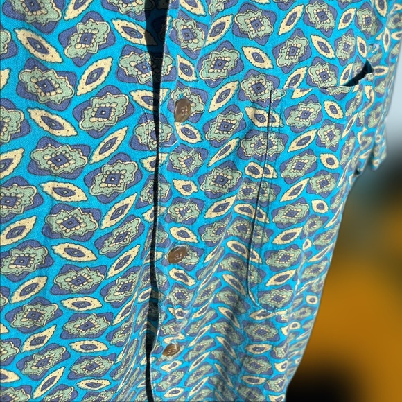 Casual Short Sleeve Button Down Shirt - Picture 3 of 7